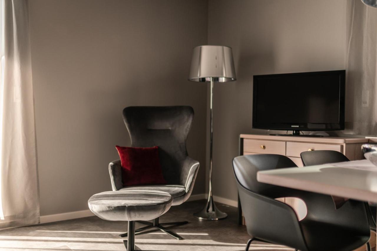 Apartmenthotel Ritterhof Suites & Breakfast Schenna Bagian luar foto