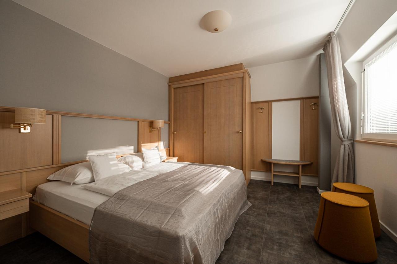 Apartmenthotel Ritterhof Suites & Breakfast Schenna Bagian luar foto