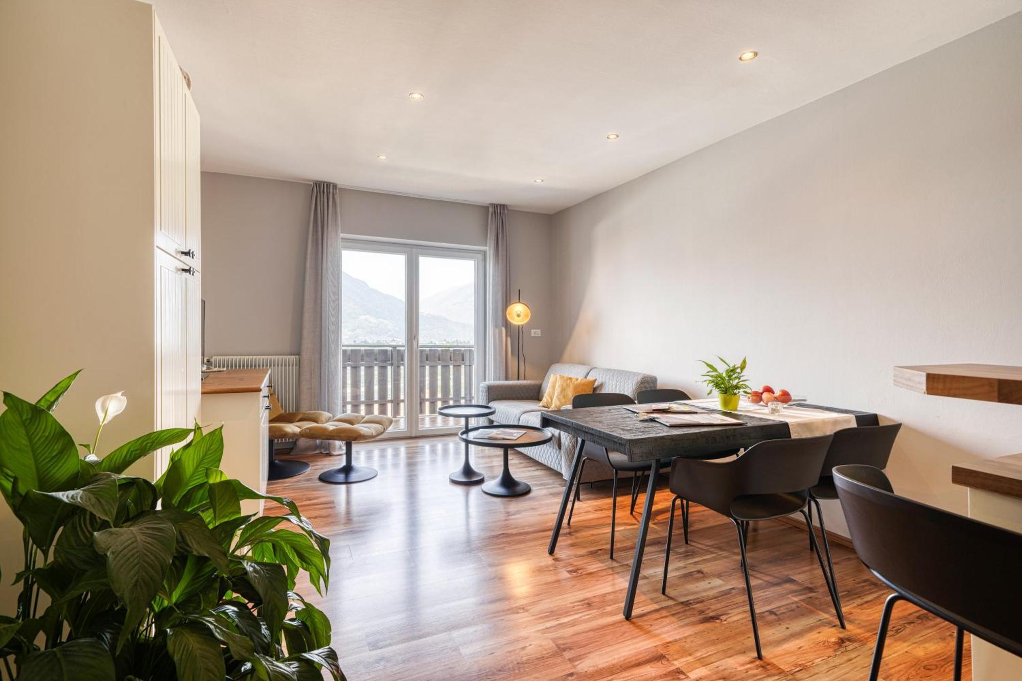 Apartmenthotel Ritterhof Suites & Breakfast Schenna Bagian luar foto