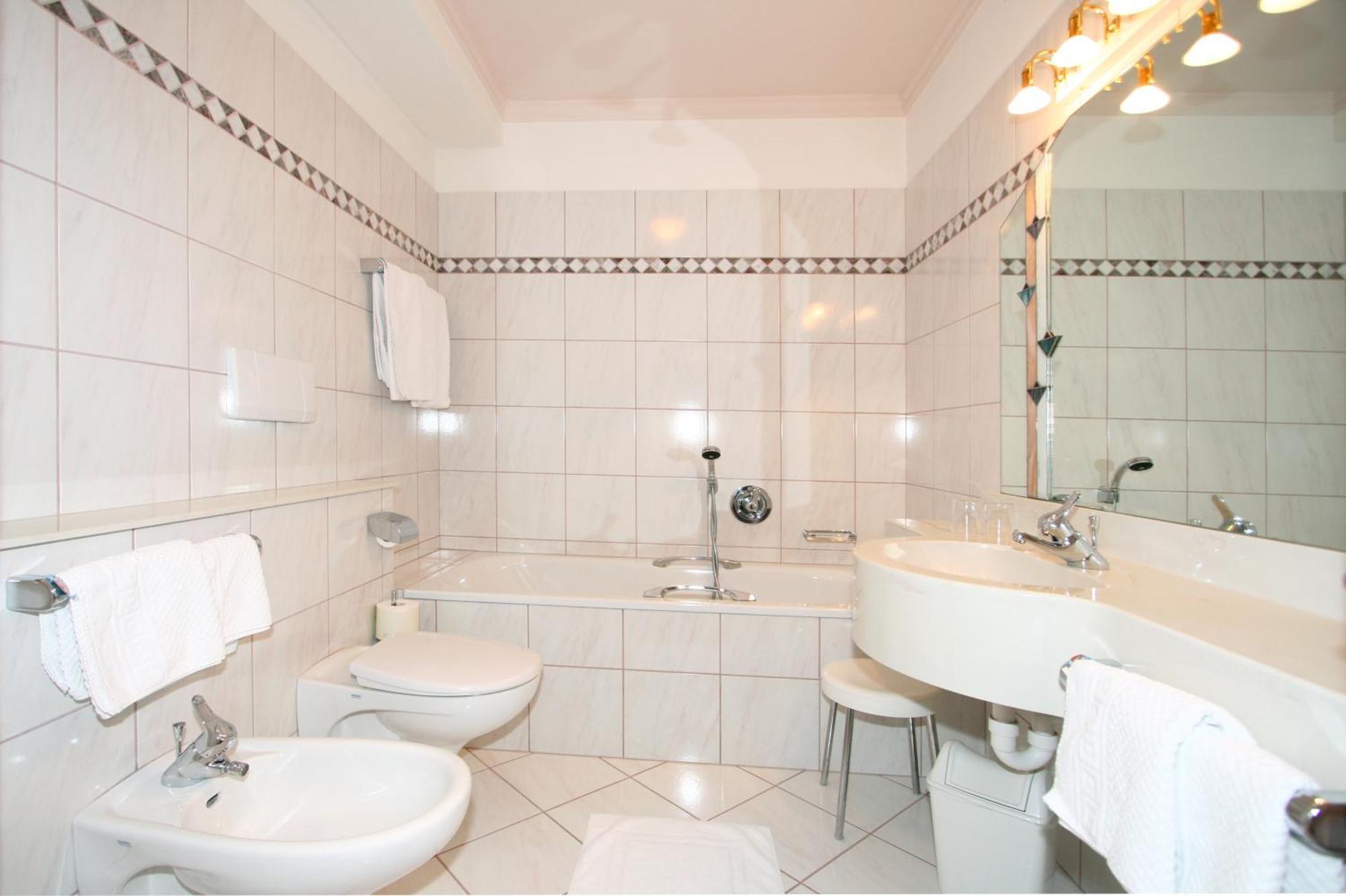 Apartmenthotel Ritterhof Suites & Breakfast Schenna Bagian luar foto